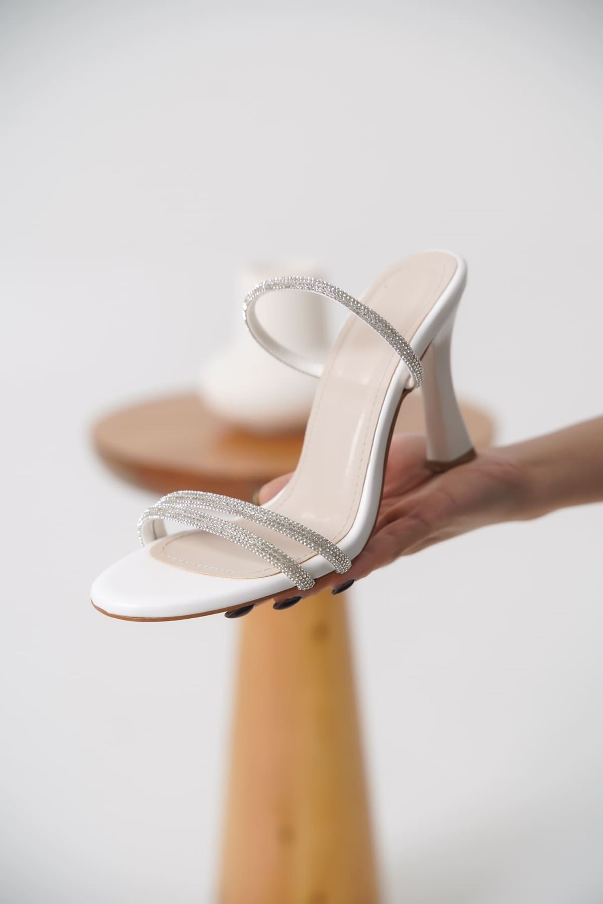 Toptan Topuklu Beyaz Kadın Terlik RPV20MY24B